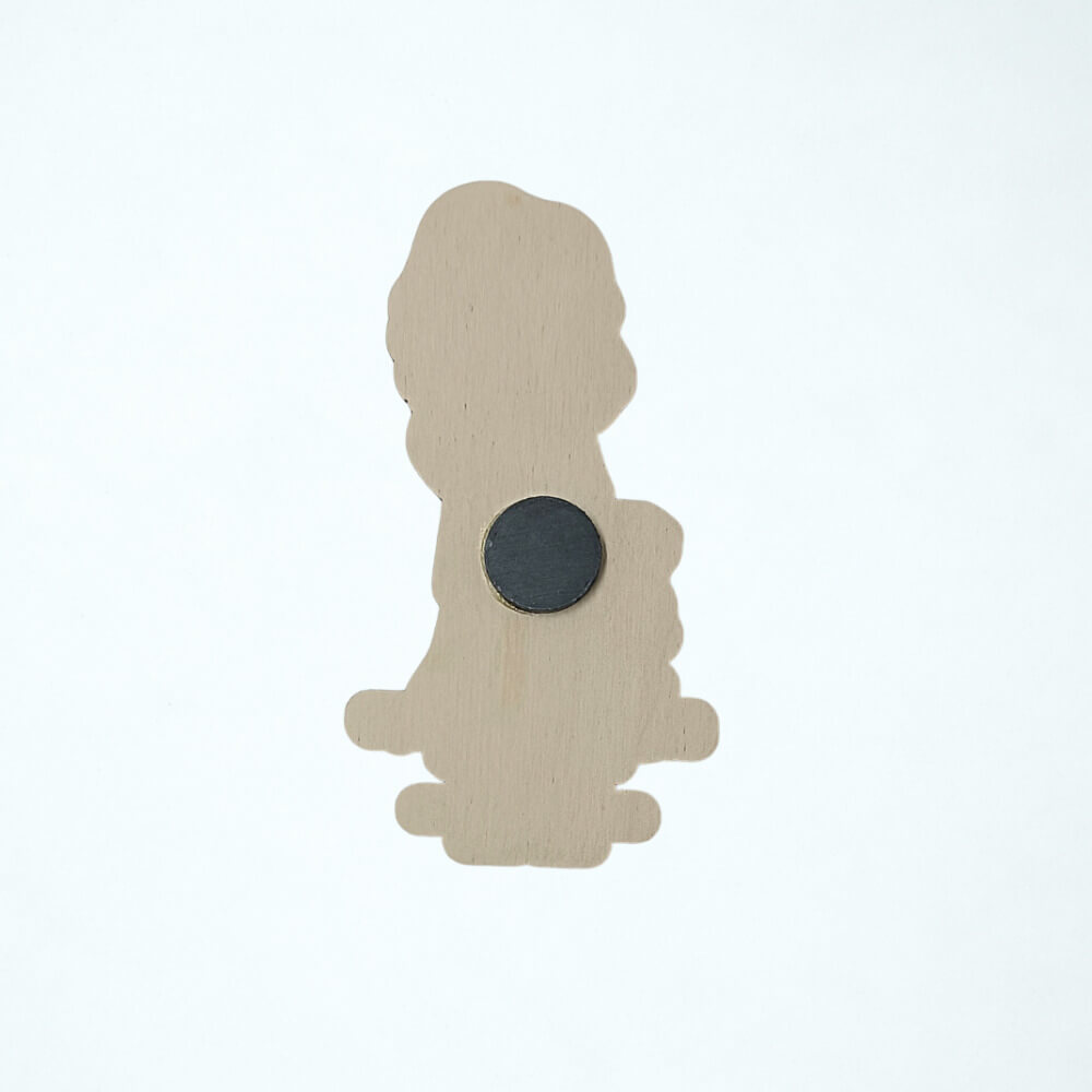 Αναμνηστικό ξύλινο μαγνητάκι για δασκάλα: σχέδιο δασκάλας που κρατά το χέρι μαθητή, με ελληνική αφιέρωση και γραμμή για προσωπική υπογραφή και έτος