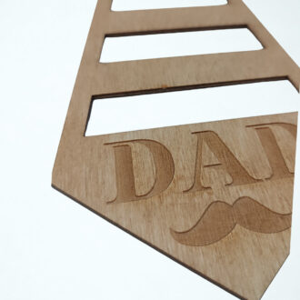 Κρεμάστρα για γραβάτες από ξύλο με μήνυμα Super Dad