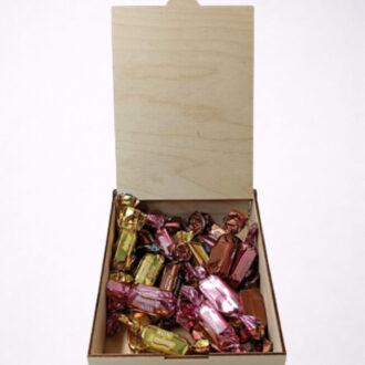 Ξύλινη συσκευασία δώρου Love για σοκολατάκια