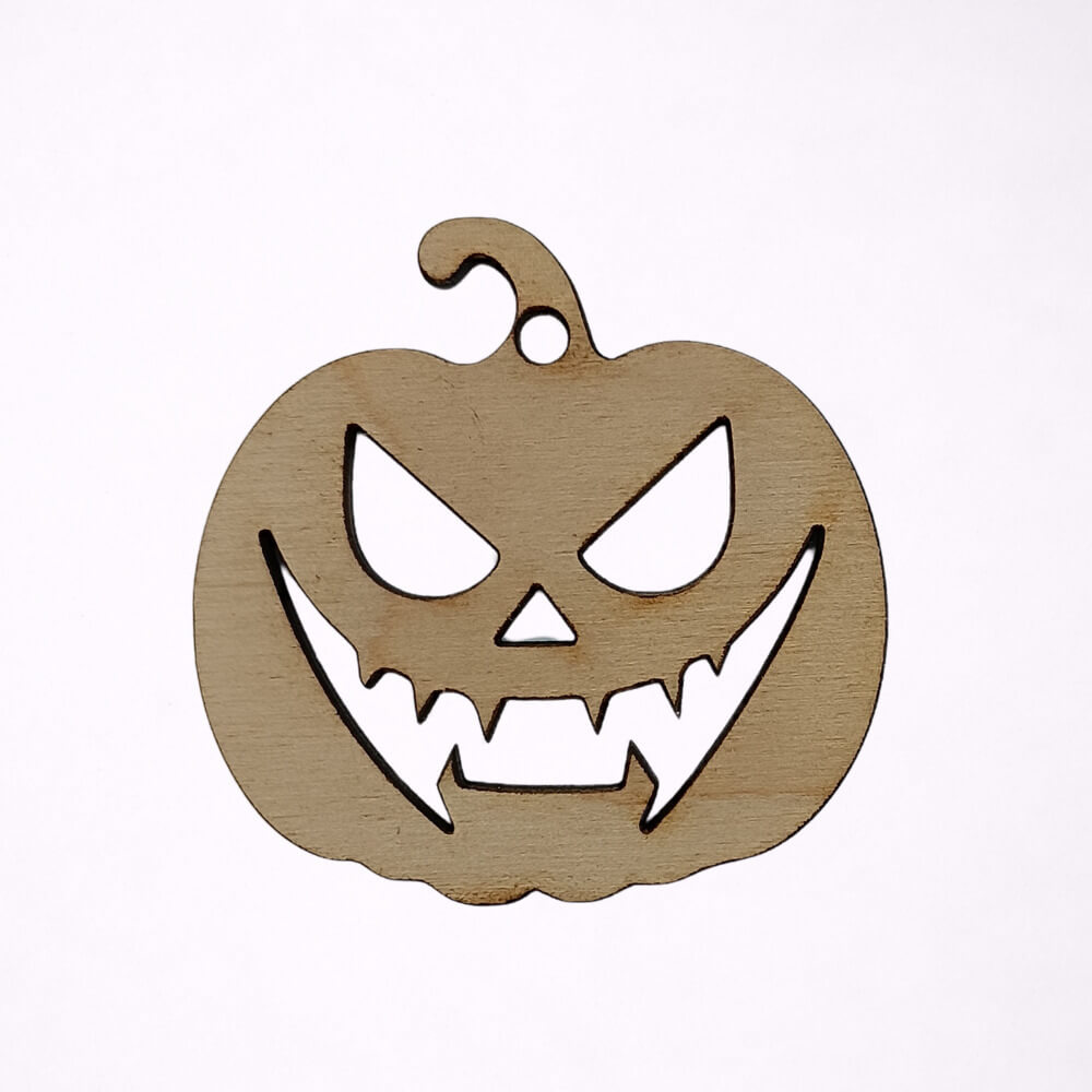 Ξύλινες κολοκύθες Halloween σε δύο spooky σχέδια