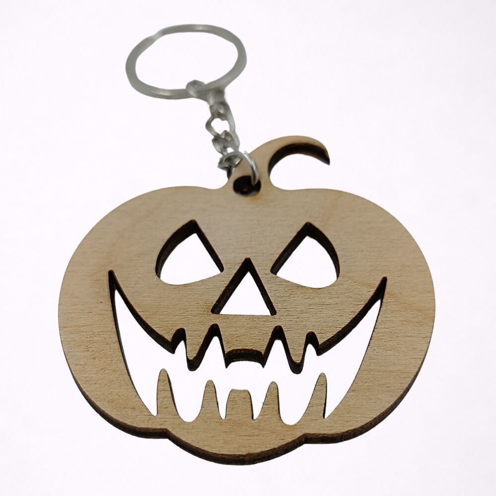 Ξύλινο μπρελόκ Halloween κολοκύθα με spooky χαμόγελο